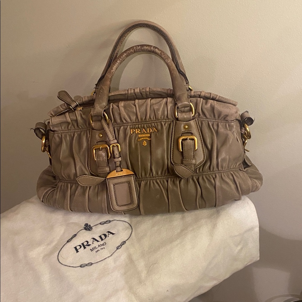 Prada Ruched Tessuto
Napa Leather Tan Vintage Satchel - Picture 4 of 16